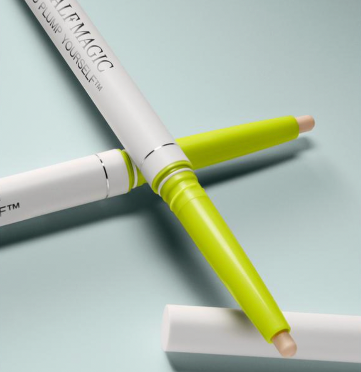 INVISIBLE EXTREME PLUMPING LIP LINER Colorless Finish for 8 Hours Extreme Plumping with Spicy Rush