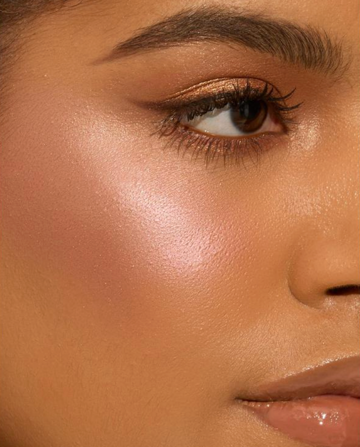 Glow Highlighter Palette (4-in-1) + Free Brush 🎁